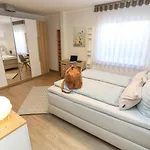 公寓 Weinquartier Bad Koesen 65 Qm Kueche Parkplatz Terrasse Weinbergsblick 萨勒河畔瑙姆堡