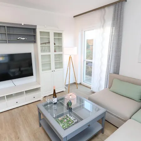 Weinquartier Bad Koesen 65 Qm Kueche Parkplatz Terrasse Weinbergsblick * ناومبورغ