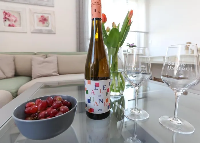 Weinquartier Bad Koesen 65 Qm Kueche Parkplatz Terrasse Weinbergsblick * Naumburg (Saale)